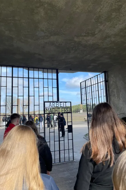 4367c951 9cda 4085 b979 14b5fbdeec0d v2