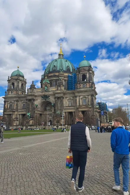 acaf2696 4886 46ce 8cd3 edca5e0847fe v2