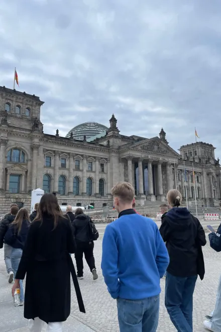 e7c784a2 9e30 4bf8 8860 28d36a23cc49 v2