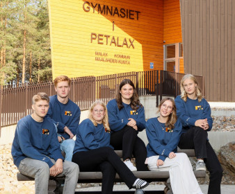 C 000681 8 1 681 6Z7A4474K gymnasiet i petalax tutorerna